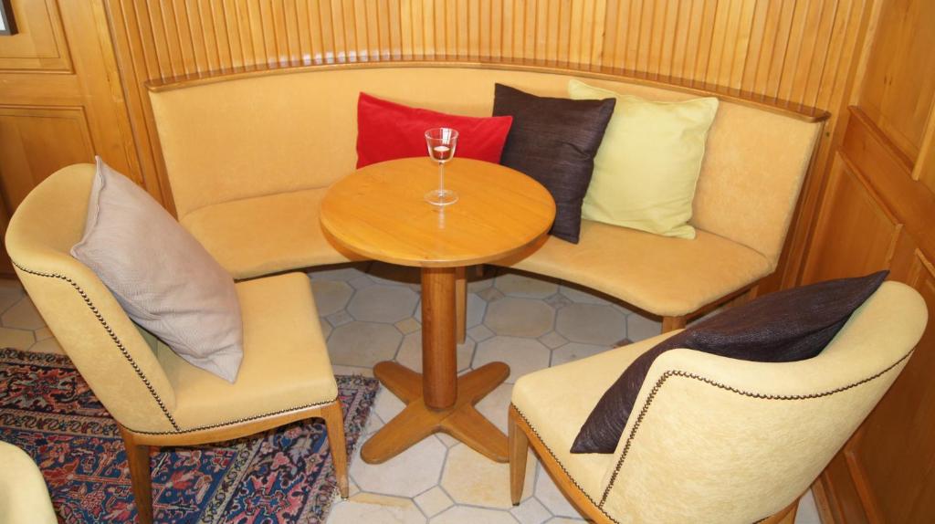 Posezení v ubytování Hotel Alpina