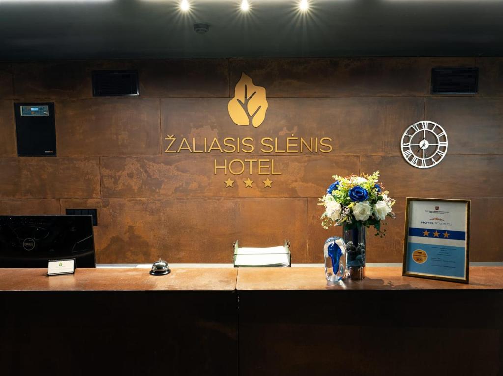 Certifikát, hodnocení, plakát nebo jiný dokument vystavený v ubytování Zaliasis slenis - Self check-in hotel - Free parking