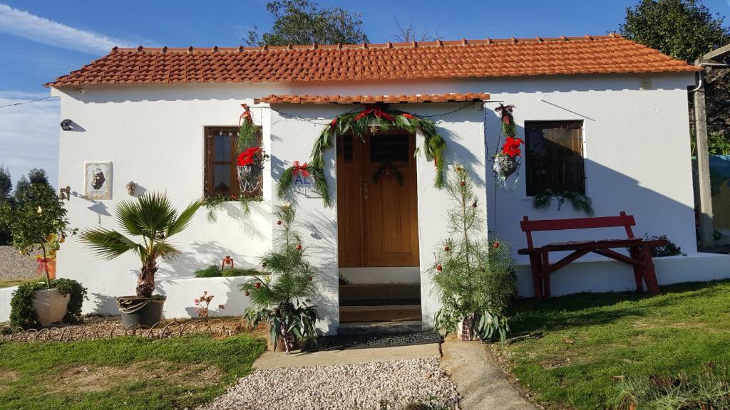 Vườn quanh The Cottage near the lake