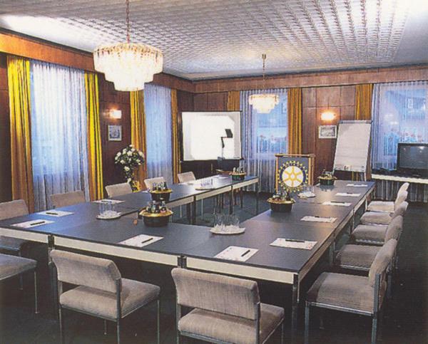 TV a/nebo společenská místnost v ubytování Hotel Strauss