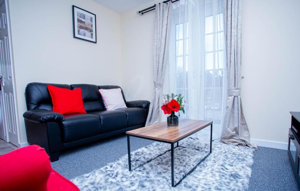 Cedar Apartment 2 - Housity