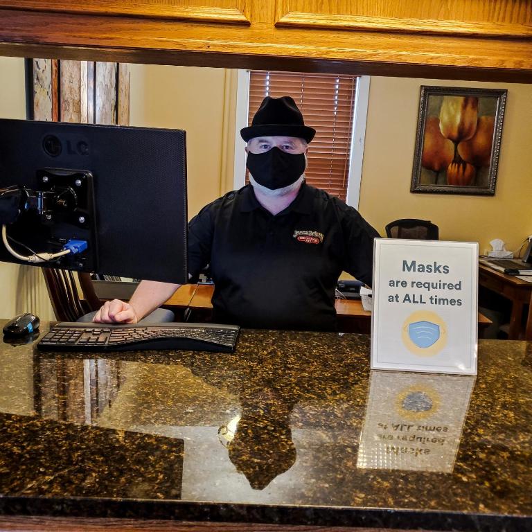 James Bay Inn Hotel, Suites & Cottage - Resim 18