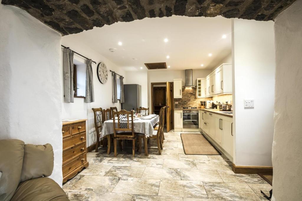 Kuchyň nebo kuchyňský kout v ubytování Orchard Cottage - Luxurious Barn Conversion - Beavers Hill