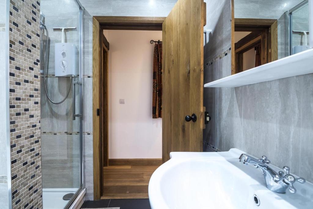 Koupelna v ubytování Orchard Cottage - Luxurious Barn Conversion - Beavers Hill