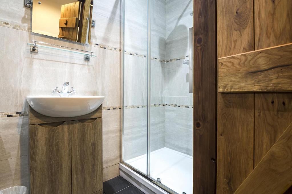 Koupelna v ubytování Orchard Cottage - Luxurious Barn Conversion - Beavers Hill