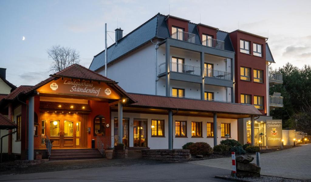 Hotel-Landgasthaus Ständenhof في Ruppertsweiler: akritkritkrittkrit inn is akritkritkrit hotel is a hotel