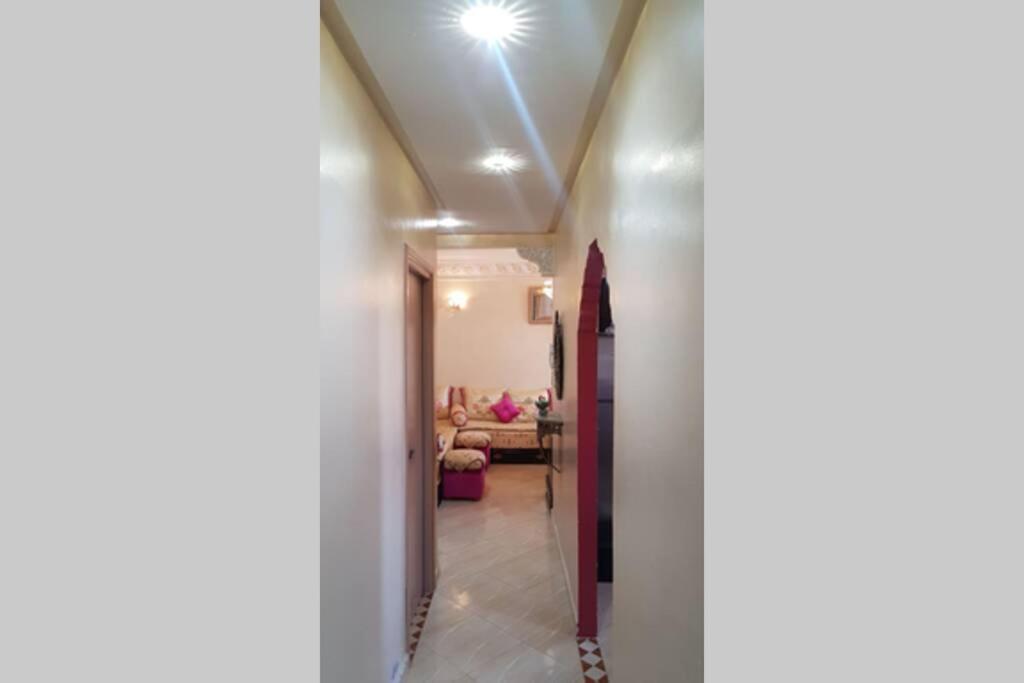 a hallway with a room with a ceiling at un logment limineux toute la journé confortable in Salé