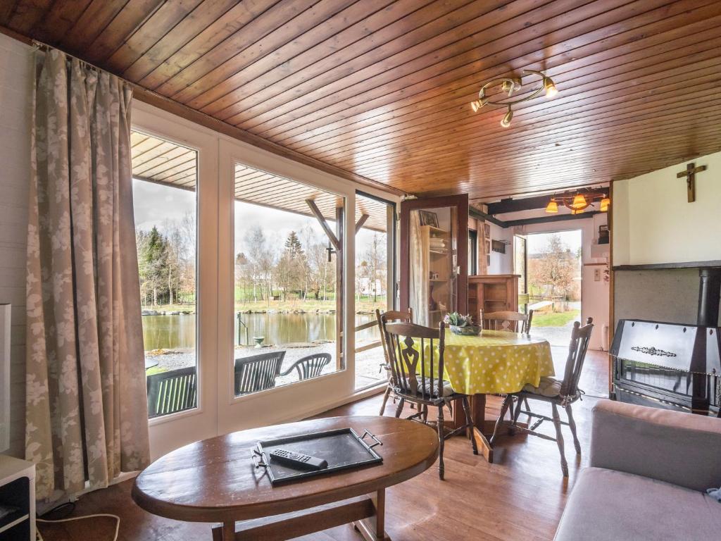 Afbeelding uit fotogalerij van Splendid Chalet in Gouvy with Fenced Garden in Gouvy