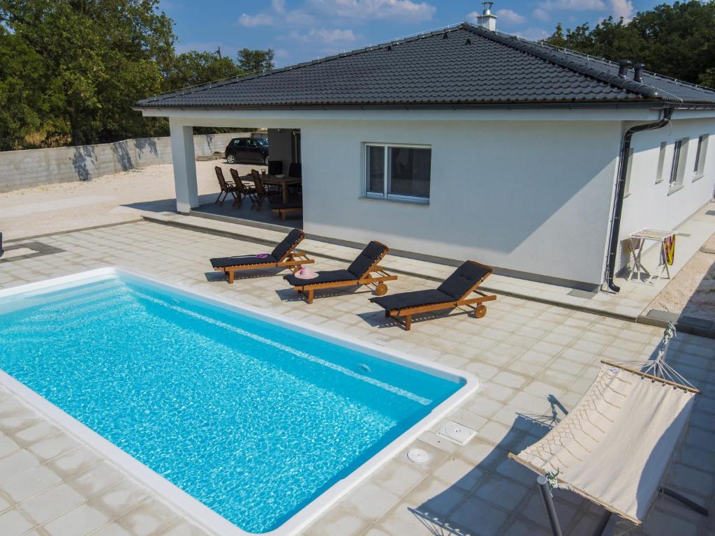 Fotografie z fotogalerie ubytování Beautiful villa with private swimming pool v destinaci Briševo