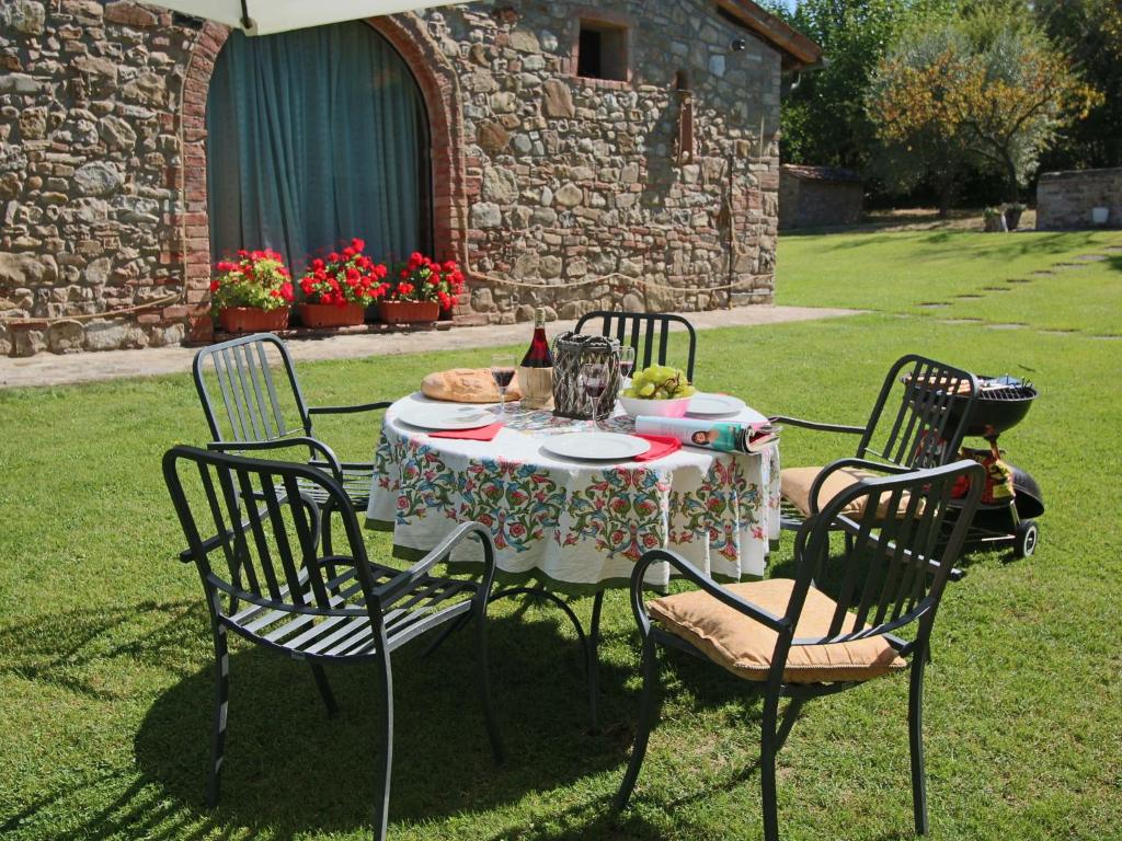 Vonkajšia záhrada v ubytovaní Elegant Apartment Retreat in Todi