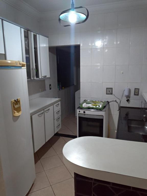  Apto Guarujá 6 pessoas Edifício Málaga