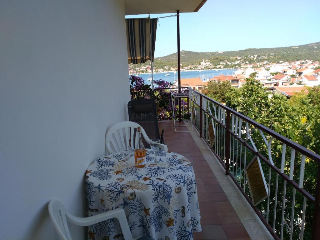 Balkón alebo terasa v ubytovaní Charming Apartment in Vinisce with Jetty