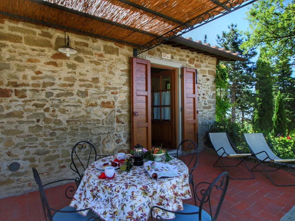 Patio alebo iná vonkajšia časť ubytovania Belvilla by OYO Glici