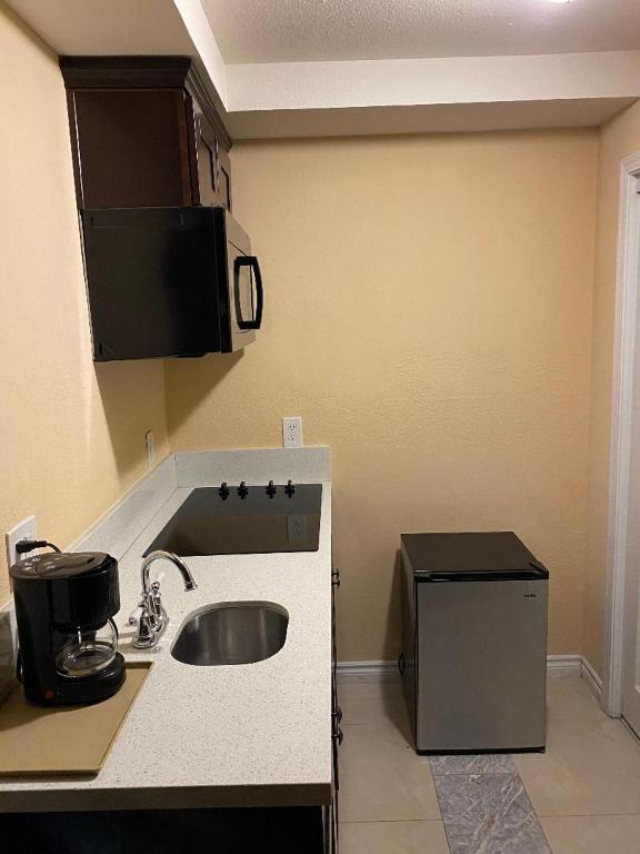 The Lemon Tree Hotel - Standard Single Room
