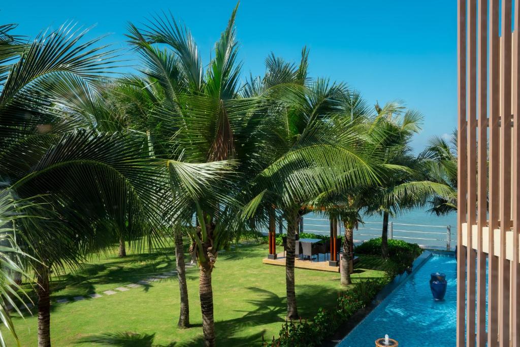 Phòng Deluxe Giường Đôi Có Ban Công