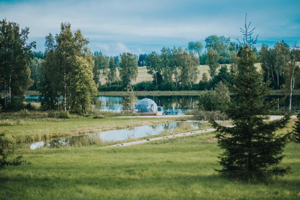 Příroda nedaleko luxury tent