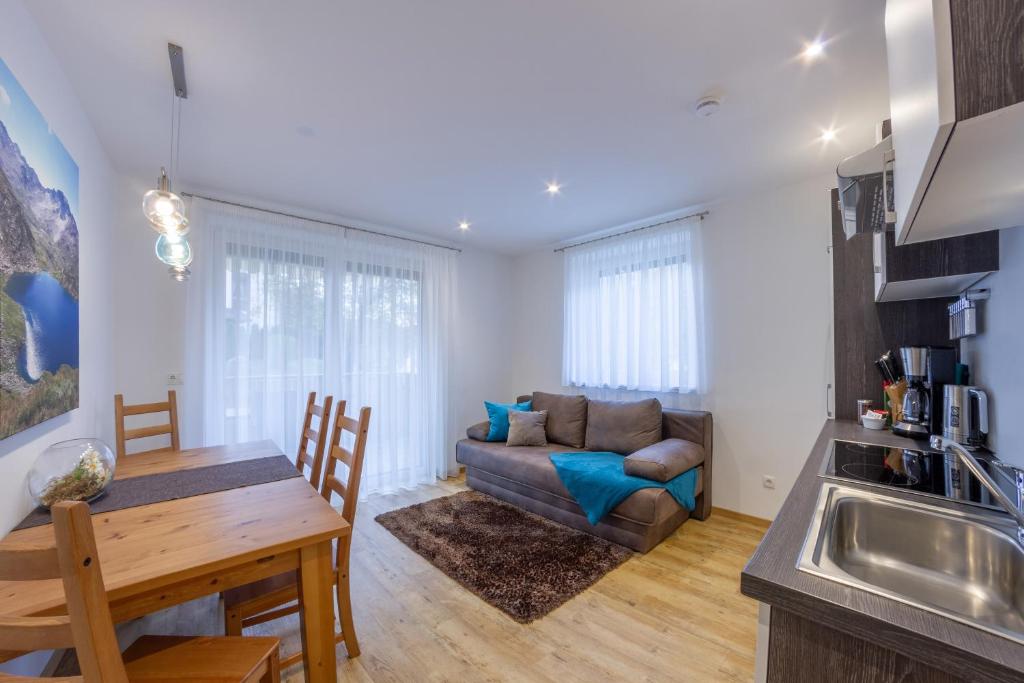 Kuchyň nebo kuchyňský kout v ubytování Apartments Hubertus bei Meran
