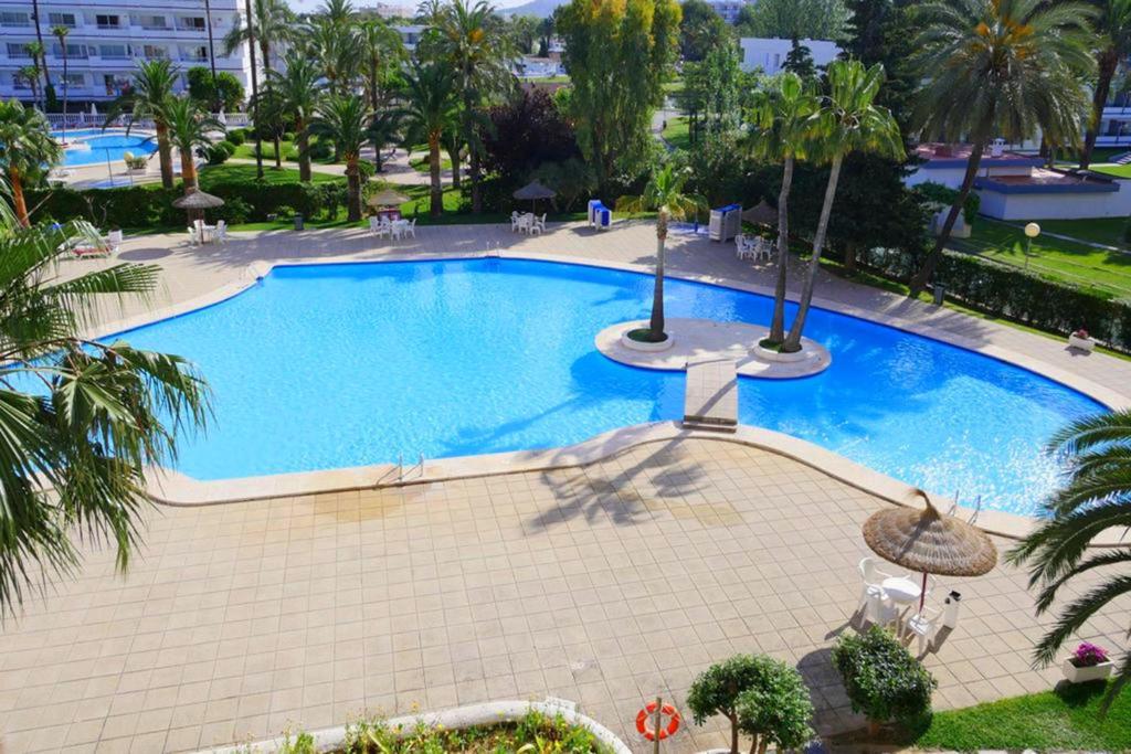 The swimming pool at or close to Apartamento Can Poma