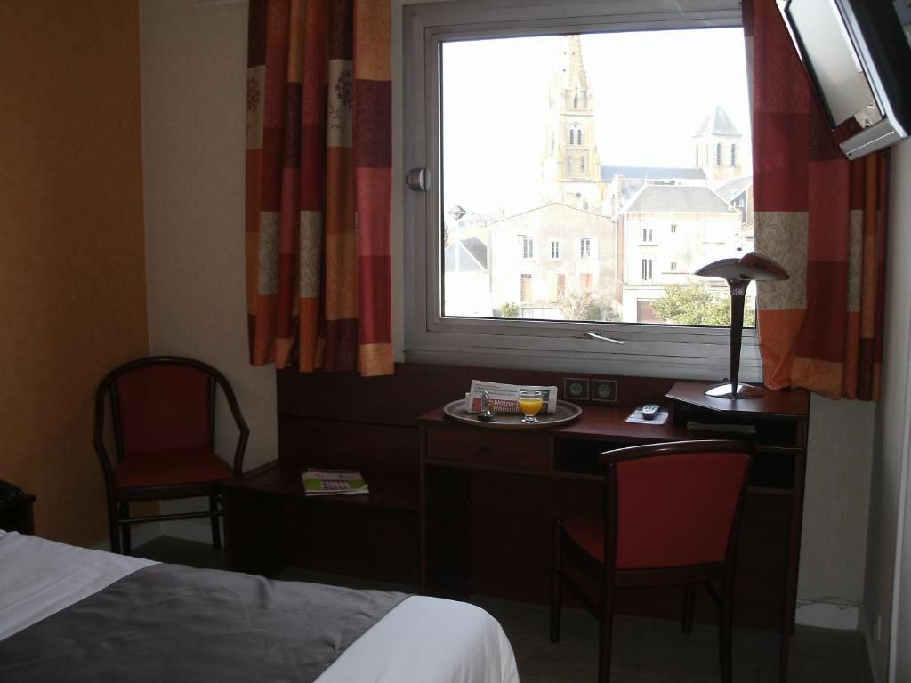 Gallery image of Cit&#39;Hotel Saint Jacques in Parthenay