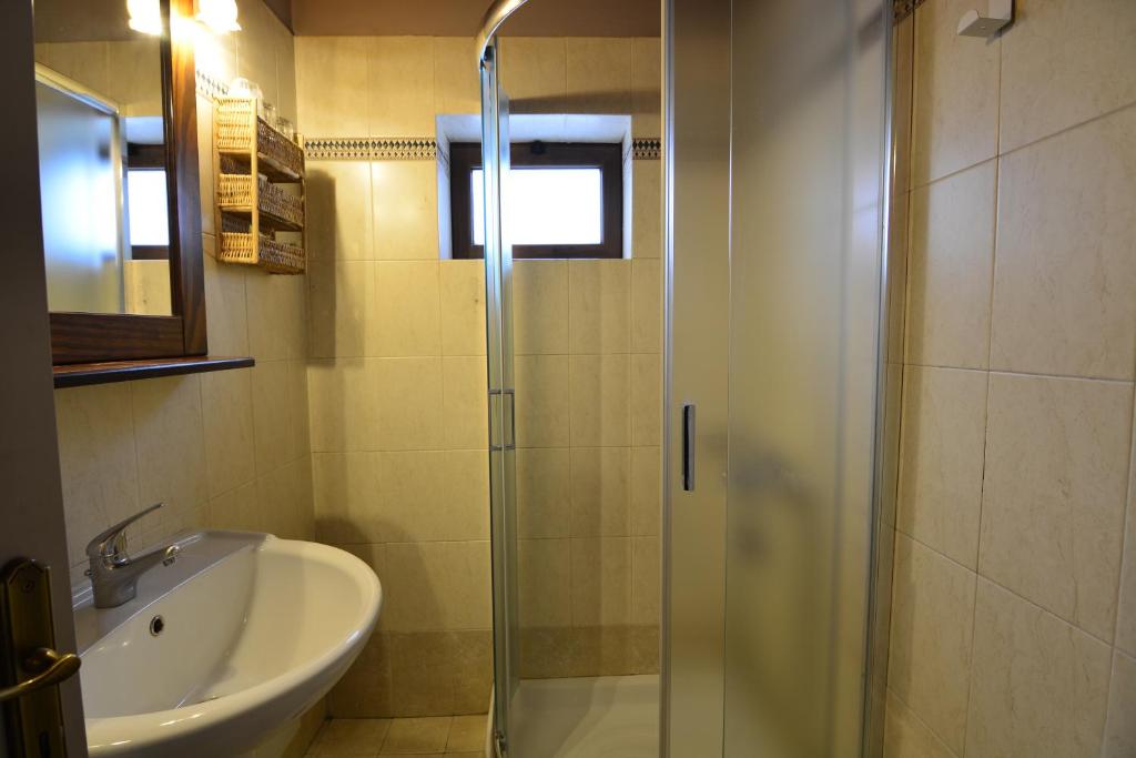 Georgio's V Chalet Kalavrita - 12