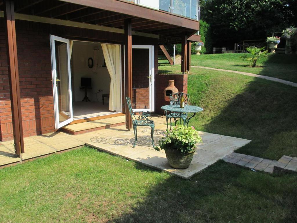 Riverdown - Double Room With Private Bathroom
