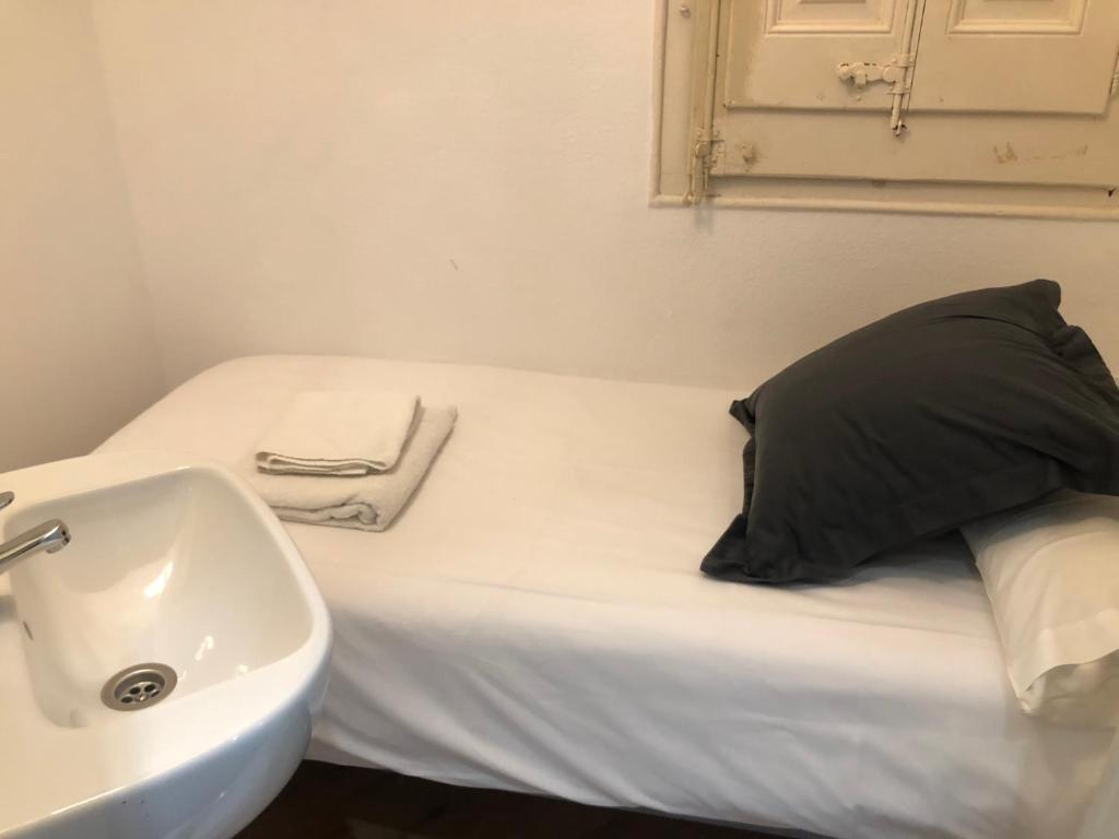 Kúpeľňa v ubytovaní Hostalin Barcelona Diputacion