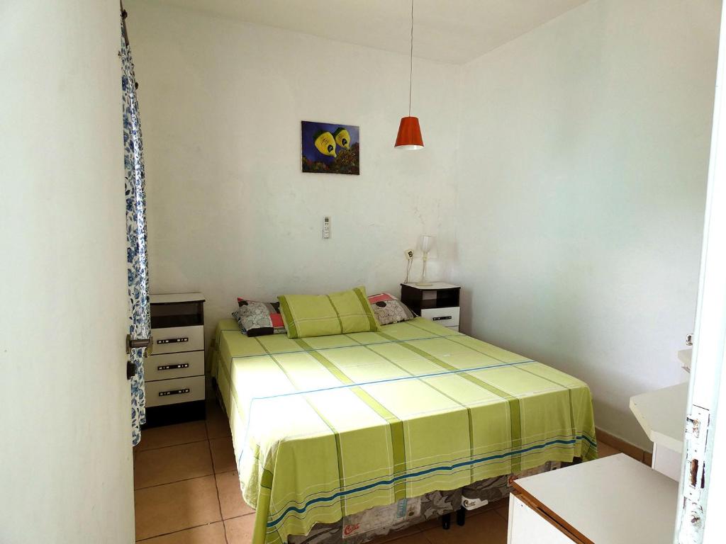  Quarto com wifi a 4 min a pé da praia em Bertioga