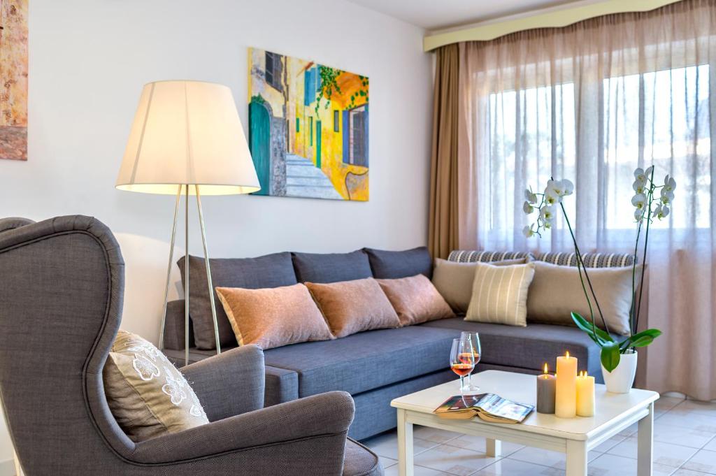 Posezení v ubytování Agrimia Holiday Apartments
