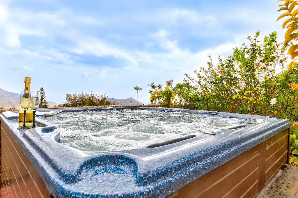 Fotografie z fotogalerie ubytování Mordelliya Private Jacuzzi Suites v destinaci Chayofa