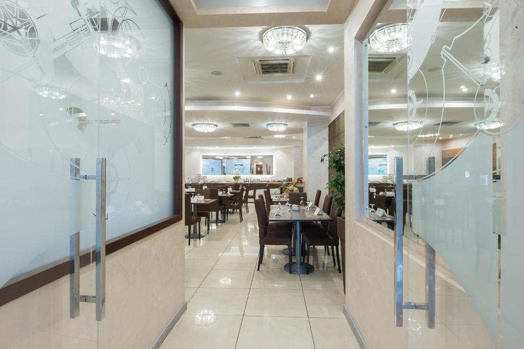 Magri's Hotel - Resim 17