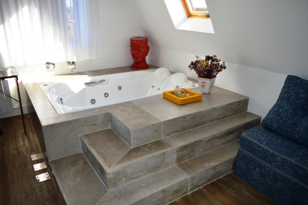  Rosa Apartamentos Van Gogh Centro Gramado