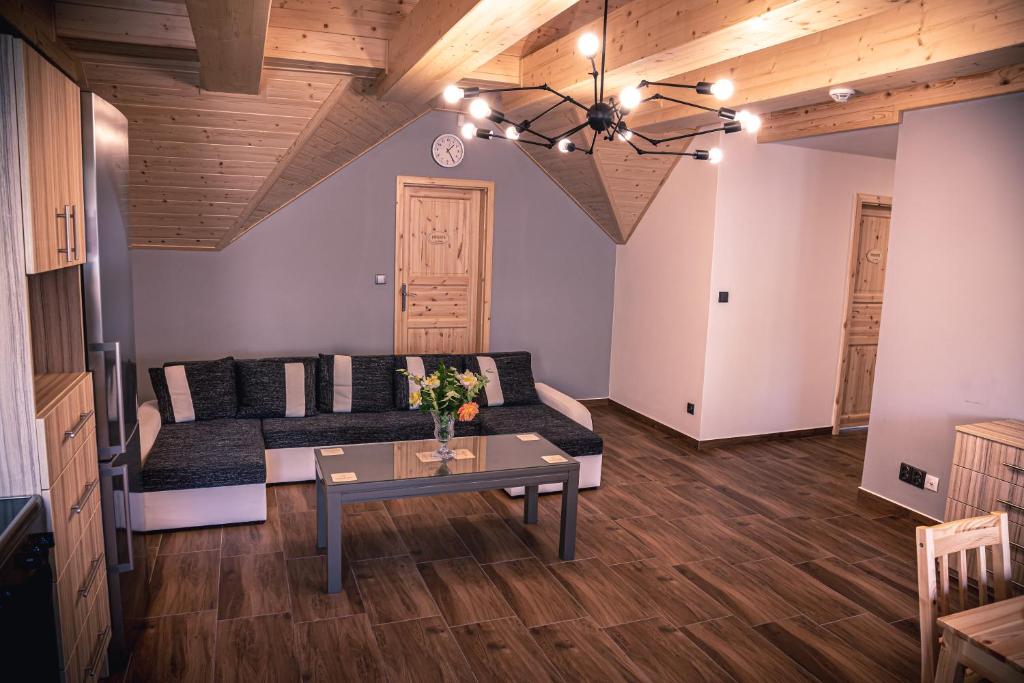 Posezení v ubytování Red Pine Apartments