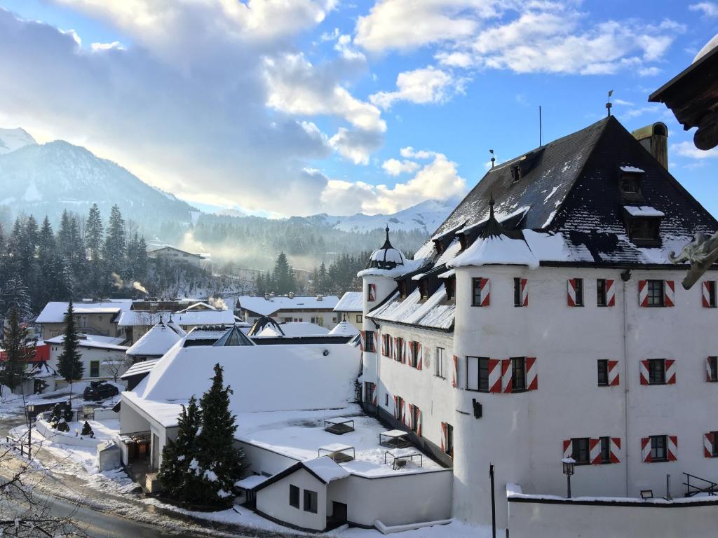 Afbeelding uit fotogalerij van Family Hotel Schloss Rosenegg in Fieberbrunn