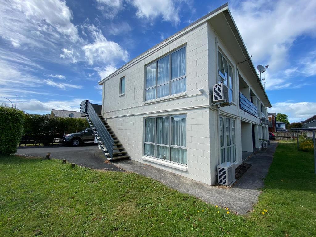 Ulster Apartments - Resim 6