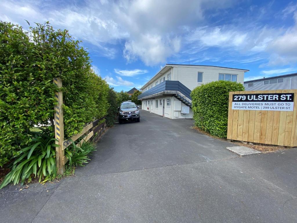 Ulster Apartments - Resim 9