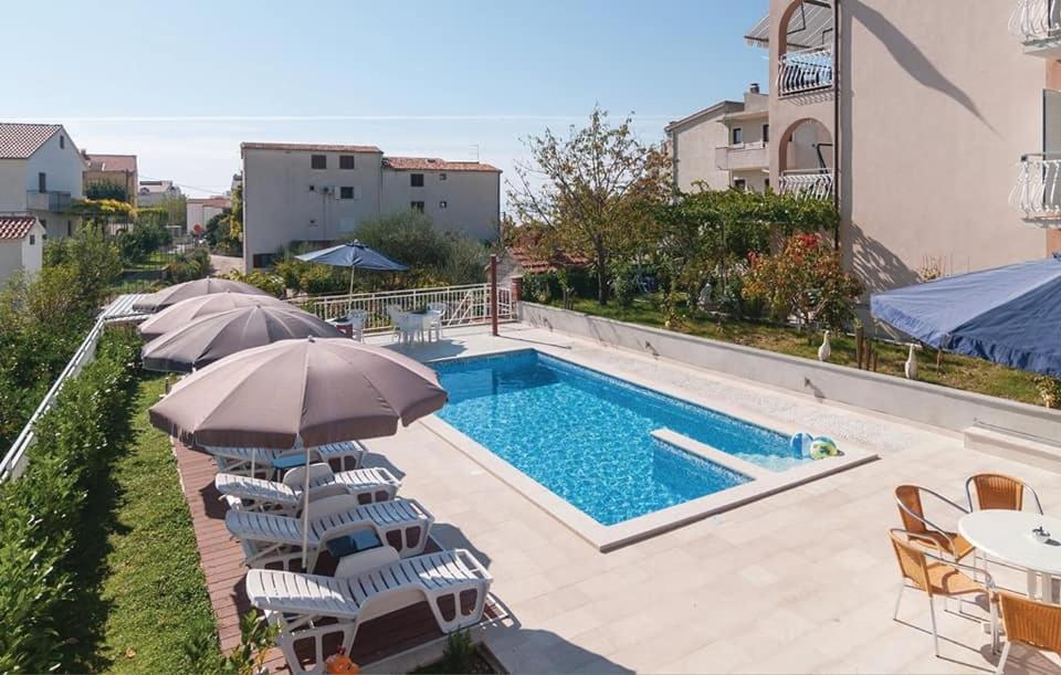 Bazén v ubytovaní Apartments MM alebo v jeho blízkosti