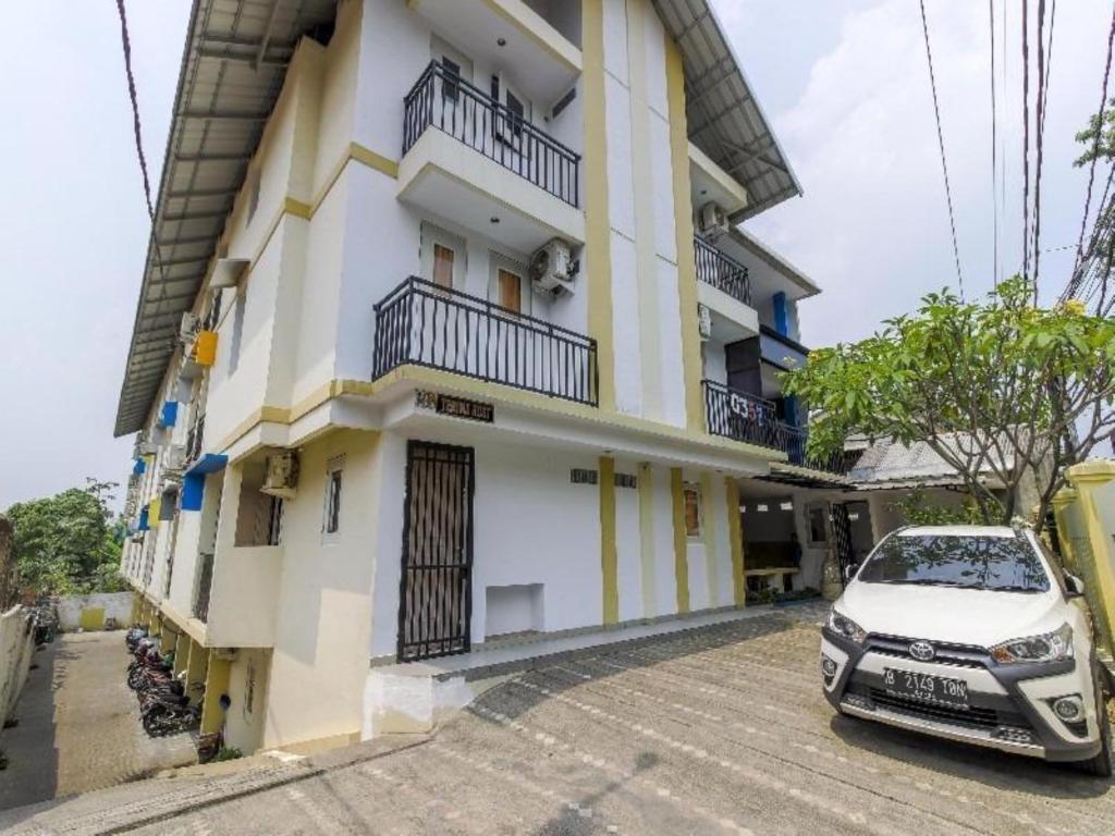 Gallery image of G357 Near Margo City in Depok