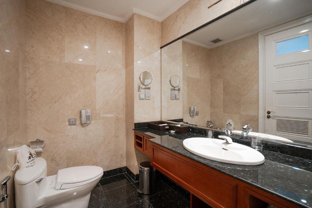 Phòng tắm tại Samdi Da Nang Central Hotel