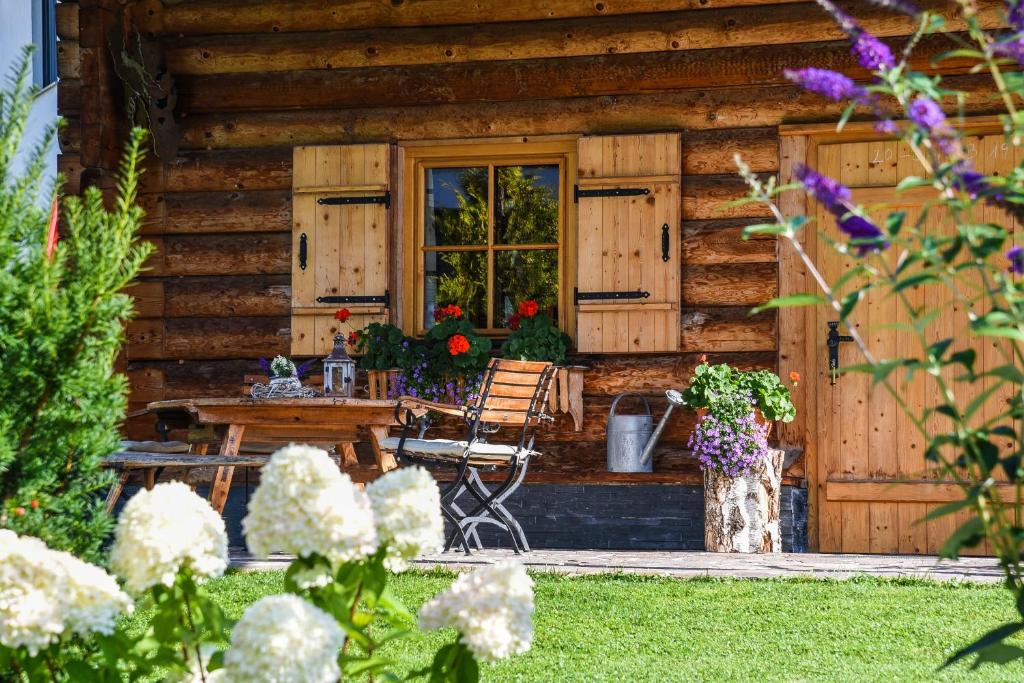 Vonkajšia záhrada v ubytovaní Almchalet Alpenflora