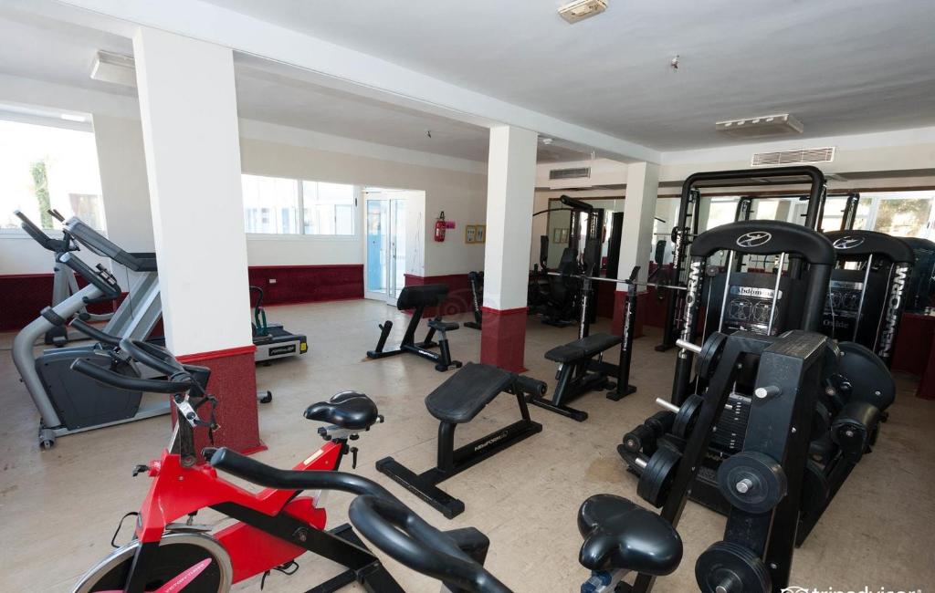 Fitness centrum a/nebo fitness zařízení v ubytování Abou Sofiane Hotel
