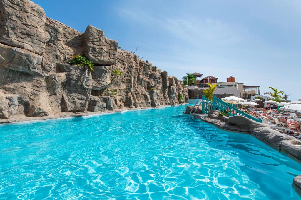 Bazén v ubytování Paradise Park Fun Lifestyle Hotel nebo v jeho okolí