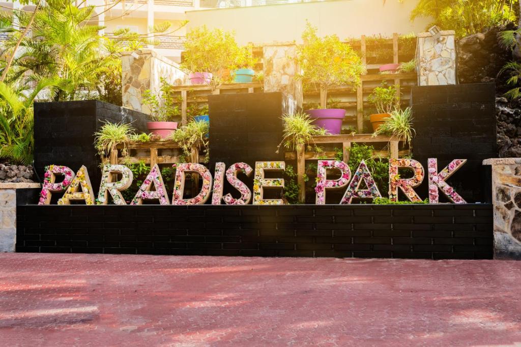 Certifikát, hodnocení, plakát nebo jiný dokument vystavený v ubytování Paradise Park Fun Lifestyle Hotel