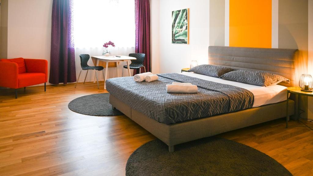 Posteľ alebo postele v izbe v ubytovaní Backpacker Apartment Naschmarkt