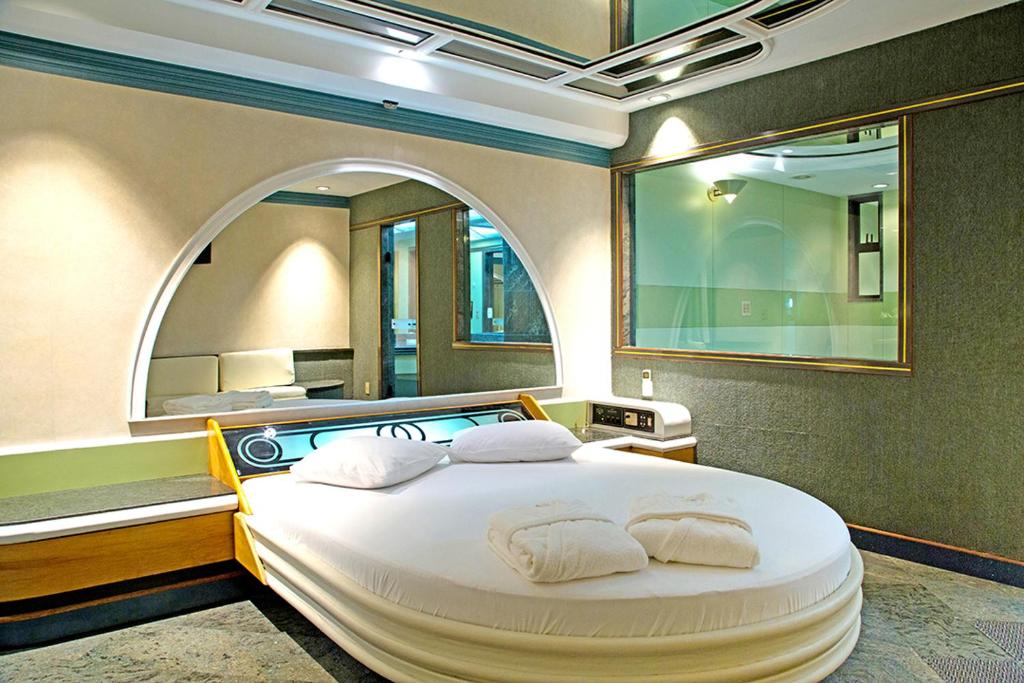  BAMBINA HOTEL - Adults Only