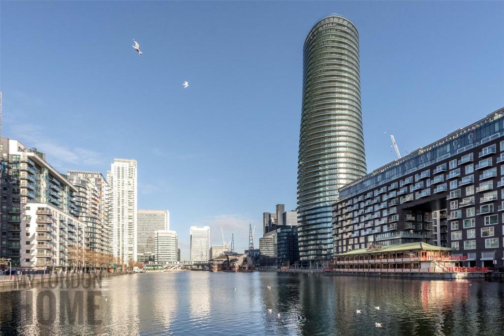 Luxury Canary Wharf Studio apartment in the Heart of London