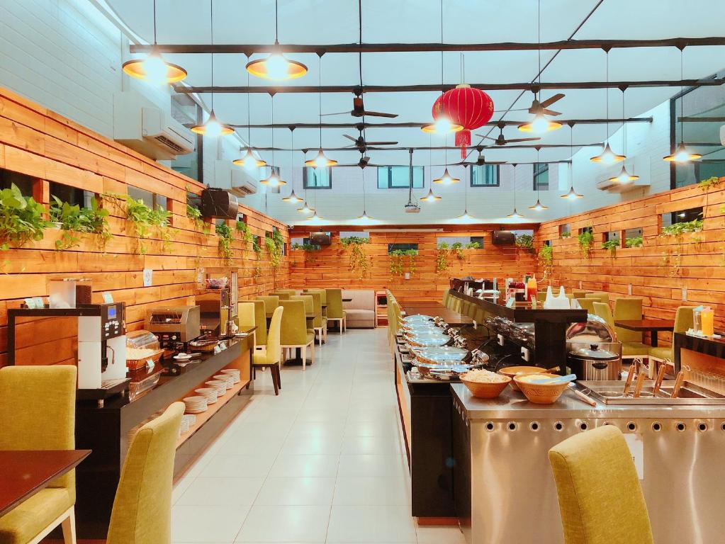 Restoran atau tempat lain untuk makan di Wemeet Hotel