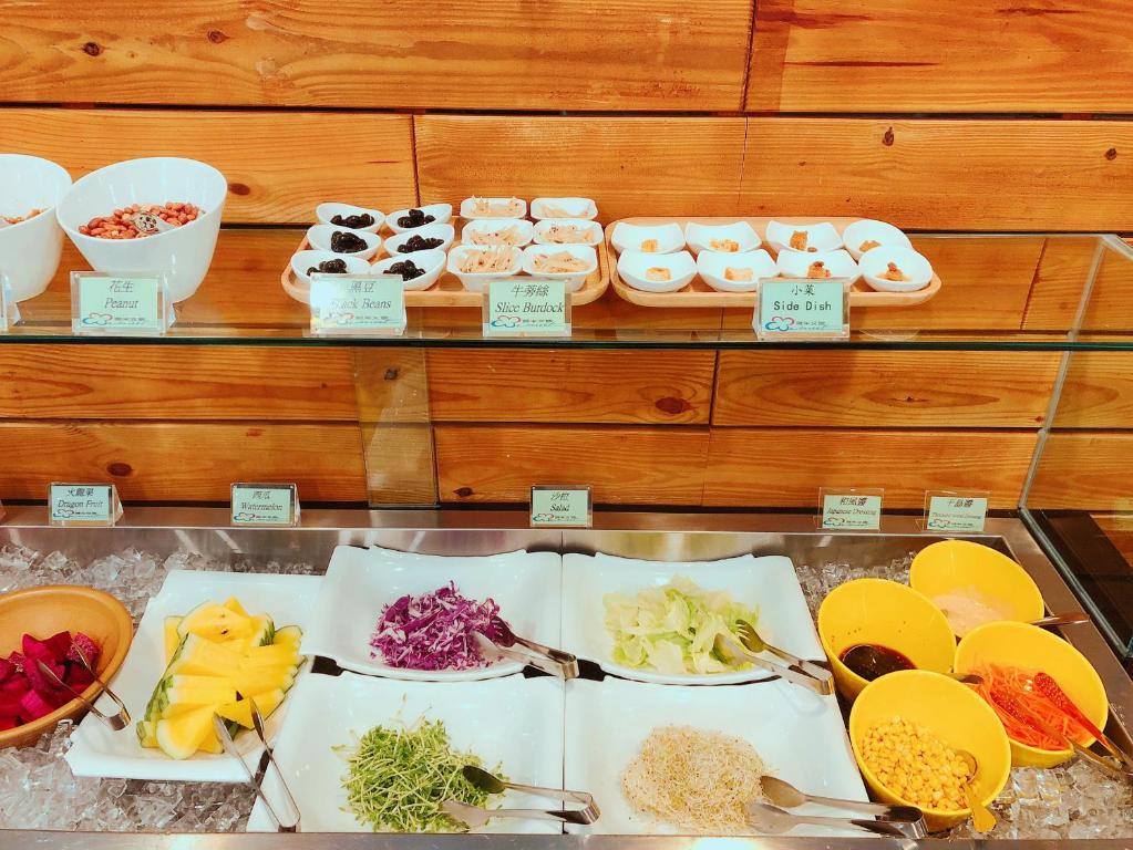 Makanan di atau berdekatan hotel
