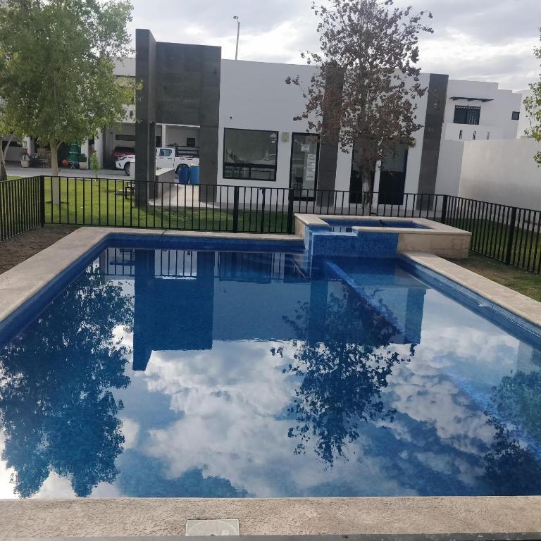 Casa Agua Sanitizada 7 px calberca 1 min Aeropuerto Galerías Zona Industrial