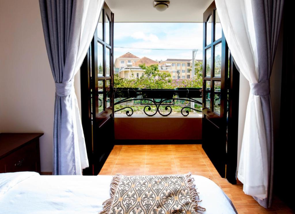 Le Petit Paris Dalat Hotel - 带城市视图的双室
