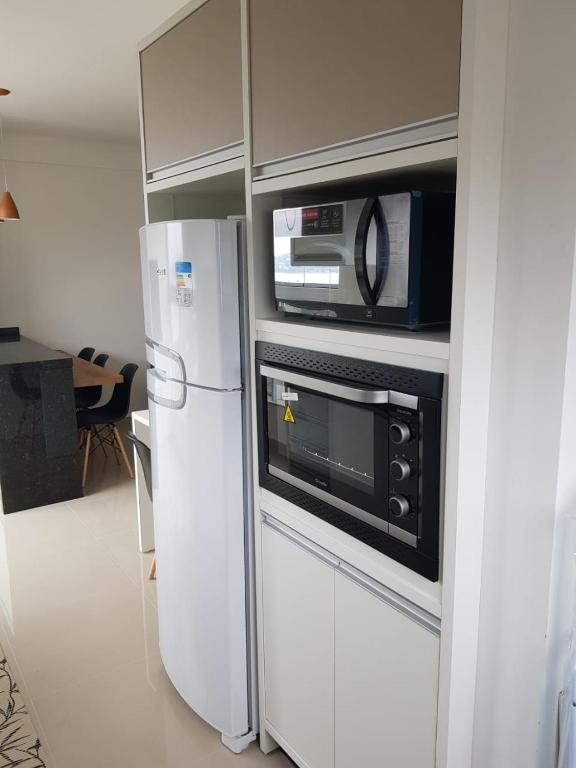  Apartamento com vista p o mar em itapema/sc
